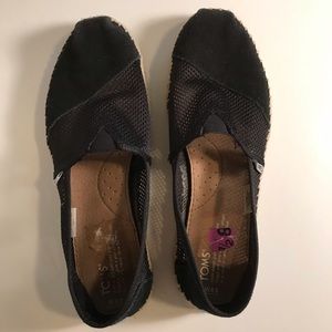 Toms | Black Flat Espadrilles